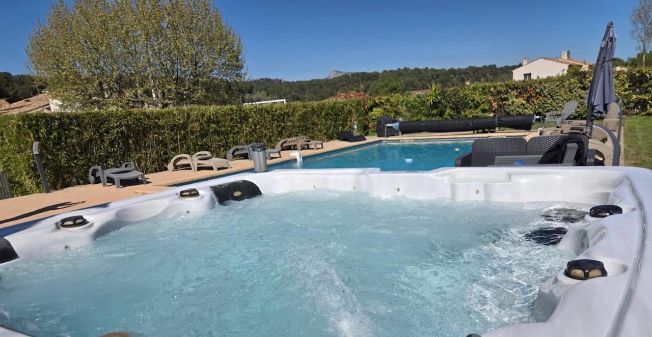 Appart. 4 Pers A 6 Kms De Cassis Avec Acces Piscine Roquefort-la-Bédoule Dış mekan fotoğraf