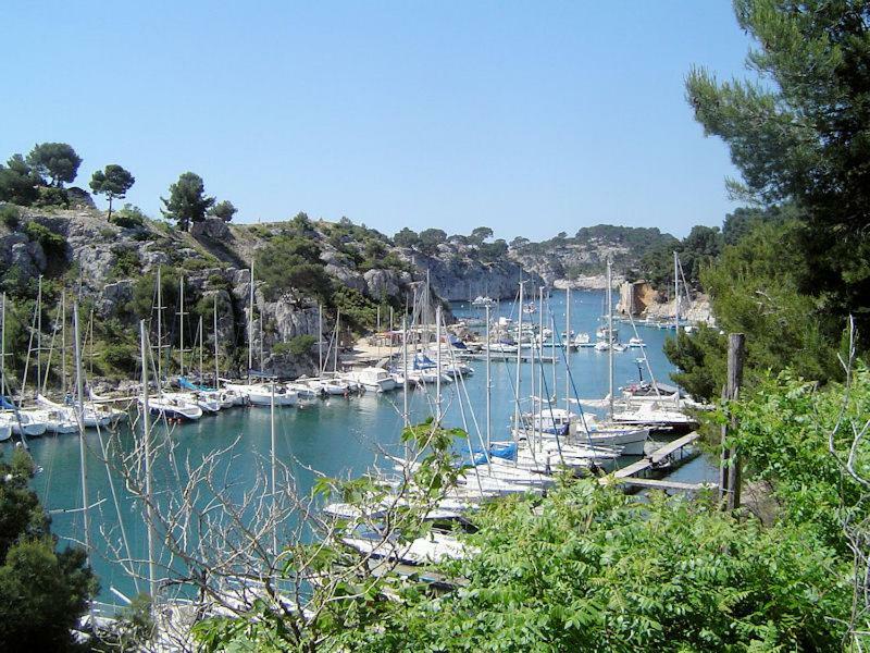 Appart. 4 Pers A 6 Kms De Cassis Avec Acces Piscine Roquefort-la-Bédoule Dış mekan fotoğraf