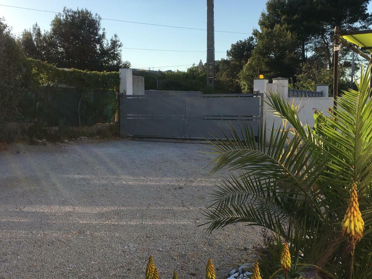 Appart. 4 Pers A 6 Kms De Cassis Avec Acces Piscine Roquefort-la-Bédoule Dış mekan fotoğraf
